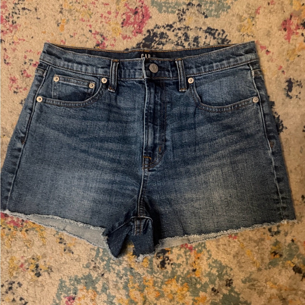 GAP High-Rise Denim Shorts in Medium Blue